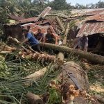 Angin Puting Beliung Terjang Nagori Talun Madear, Babinsa Koramil 06/Perdagangan Bergerak Cepat Lakukan Pendataan dan Bantu Warga.