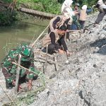 Hijaukan Bantaran Sungai Pepayakan, TNI Bersama Forkopimcam, Mahasiswa dan Warga Bersatu Cegah Bencana di Bosar Maligas.