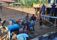 Semangat Gotong Royong Tak Pernah Padam, Babinsa dan Warga Kompak Bangun Kamar Mandi Masjid di Naga Dolok.