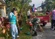 Peduli Kebersihan Lingkungan, Babinsa Koramil 03/Siantar Selatan Kompak Gotong Royong Bersama Pemerintah Kecamatan.