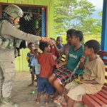 Langkah Kecil, Rasa Aman yang Besar: Patroli Humanis Satgas Ops Damai Cartenz Hangatkan Kenyam Langkah Kecil, Rasa Aman yang Besar: Patroli Humanis Satgas Ops Damai Cartenz Hangatkan Kenyam