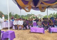 Pererat Silaturahmi dengan Warga, Babinsa Koramil 06/Perdagangan Hadiri Peletakan Batu Pertama Masjid Al Toha.