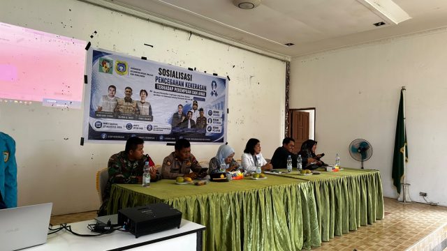Cegah Kekerasan terhadap Perempuan dan Anak, Babinsa Bosar Maligas Hadiri Sosialisasi Bersama Mahasiswa KKN.