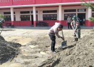 Pasca Banjir, TNI-Polri dan Warga Bersatu Pulihkan Fasilitas Umum di Serbelawan.