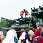 TNI Gelar Pameran Alutsista Tiga Matra di Silang Monas,Masyarakat Sangat Antusias Ramai Berdatangan . TNI Gelar Pameran Alutsista Tiga Matra di Silang Monas,Masyarakat Sangat Antusias Ramai Berdatangan .