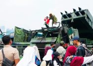TNI Gelar Pameran Alutsista Tiga Matra di Silang Monas,Masyarakat Sangat Antusias Ramai Berdatangan .