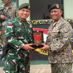 Sinergi Perbatasan RI–Malaysia Diperkuat, Satgas Yonarmed 13/Nanggala Terima Kunjungan Panglima 3 Briged TDM. Sinergi Perbatasan RI–Malaysia Diperkuat, Satgas Yonarmed 13/Nanggala Terima Kunjungan Panglima 3 Briged TDM.