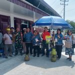 Pasar Murah Hadir di Marihat Jaya, Babinsa Dampingi Warga Dapatkan Bahan Pokok Terjangkau.