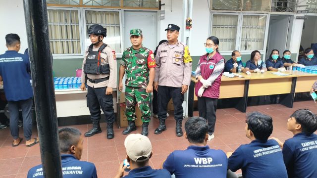 TNI-Polri-BNN Bersinergi, Koramil 08/Bangun Ikut Razia Gabungan di Lapas Pematangsiantar.