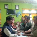 BLT Tahap II Disalurkan, Babinsa Koramil 06/Perdagangan Hadir Pastikan Bantuan Berjalan Tertib.