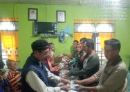 BLT Tahap II Disalurkan, Babinsa Koramil 06/Perdagangan Hadir Pastikan Bantuan Berjalan Tertib.