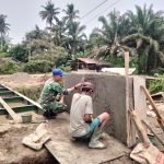 Bahu-Membahu Bangun Akses, TNI dan Warga Kebutan Jembatan Beton di Rawamasin. Bahu-Membahu Bangun Akses, TNI dan Warga Kebutan Jembatan Beton di Rawamasin.