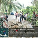 Semangat Gotong Royong! TNI, Forkopimca, dan Warga Bersatu Perbaiki Jalan di Silou Kahean. Semangat Gotong Royong! TNI, Forkopimca, dan Warga Bersatu Perbaiki Jalan di Silou Kahean.