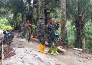 Dukung Suksesnya Program Pemerintah, Kodim 0207/Simalungun Bersama Masyarakat Percepat Pembangunan Jembatan Turunan Buhit.